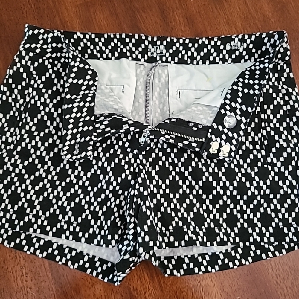 A.N.A. Black And White Twill Shorts Size 6 NWOT
